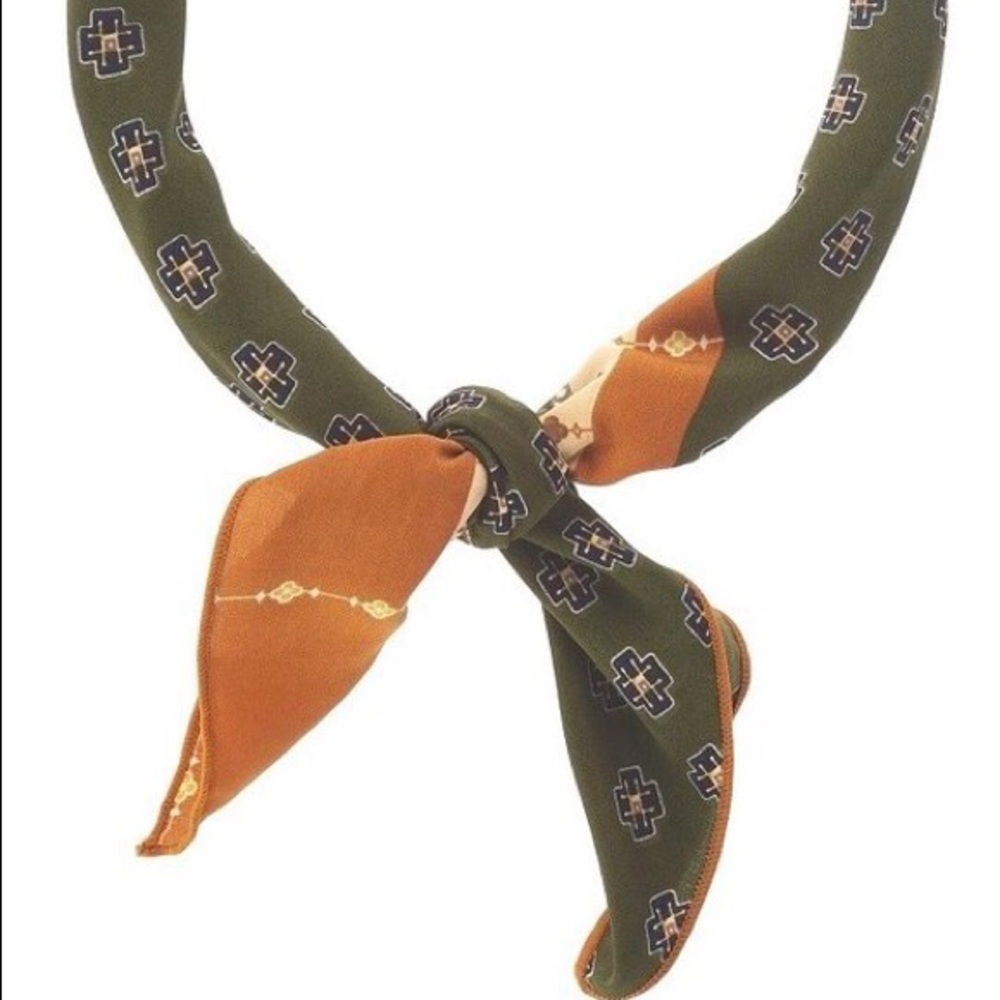 BEAUTIFUL NECKERCHIEF - Picture 2 of 5